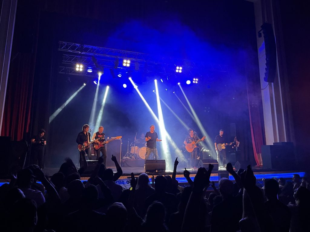 ella-es-tan-cargosa-cumpleanos-25-teatro-gran-ituzaingo-digital-castelar-show-recital-leandro-fernandez-vivas-1