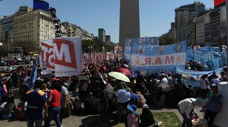 las-organizaciones-sociales-agrupadas-en-unidad-piquetera-se-movilizaran-desde-el-obelisco-hacia-el-ministerio-de-desarrollo-social-foto-najuan-vargas-FAIATL6JBNAR3AMRN3BUIVNDOI