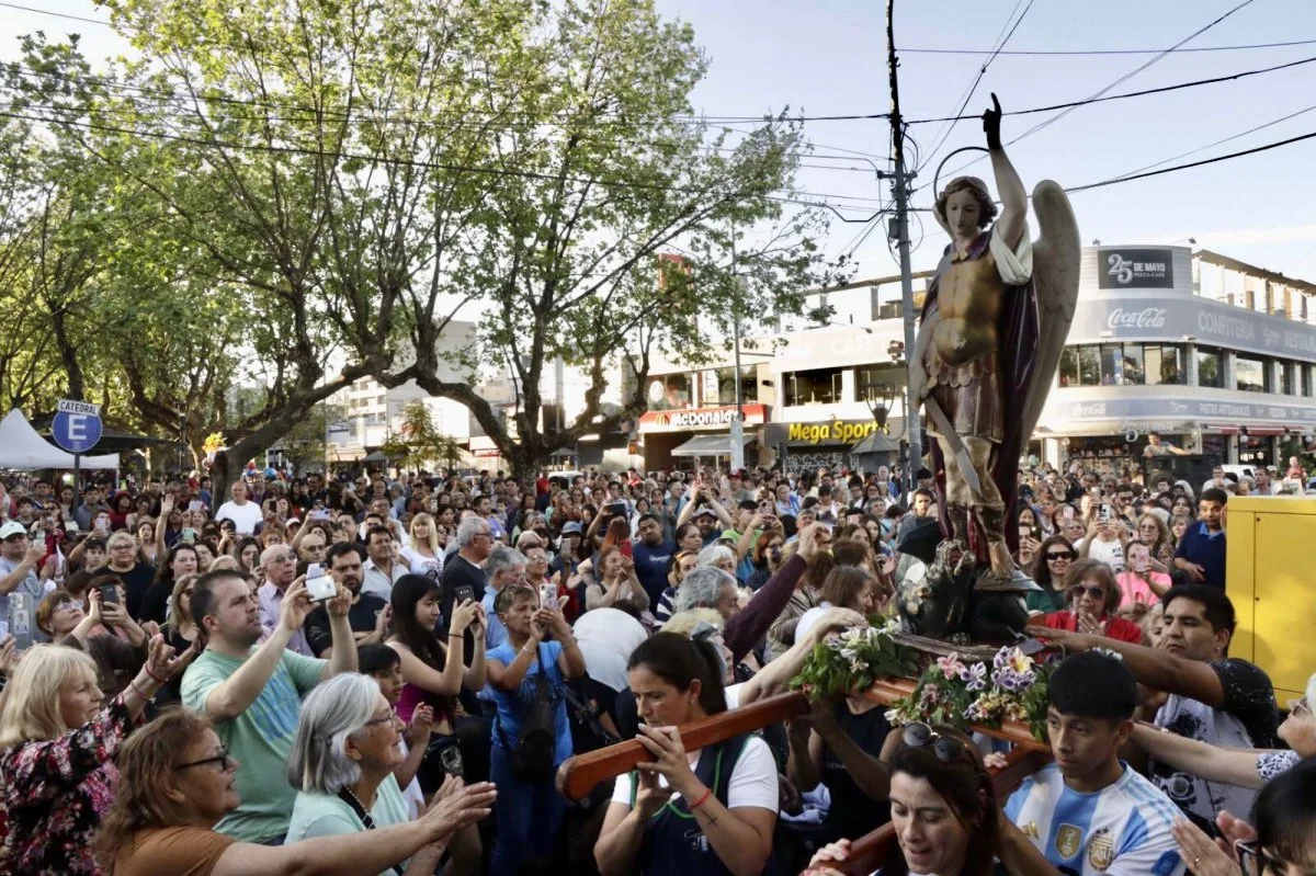 Fiestas Patronales en San Miguel: autos clásicos, desfiles y un cierre musical con Alejandro Lerner